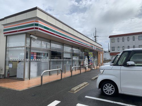 セブンイレブン 紀の川粉河駅南店の画像