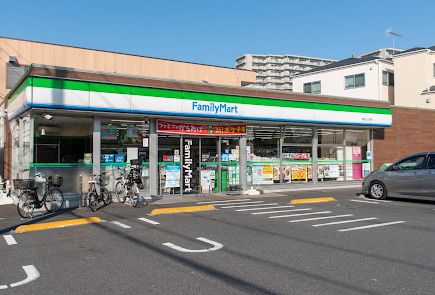 ファミリーマート 新田三丁目店の画像