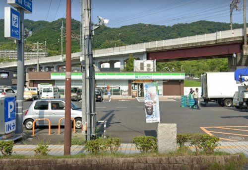 ファミリーマート 皇子が丘公園前店の画像