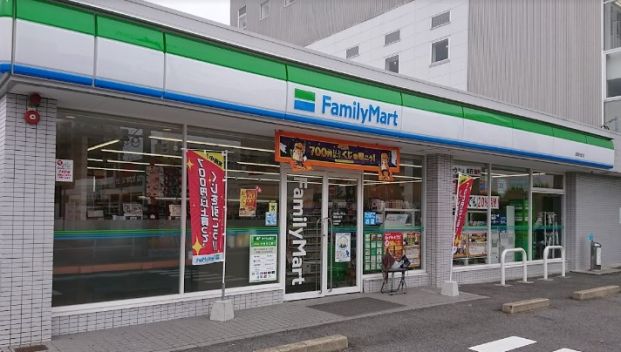 ファミリーマート 瑠璃光町店の画像