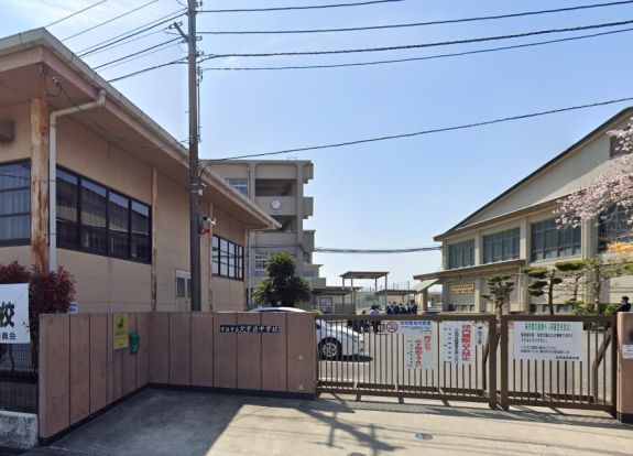 宇治市立北宇治中学校の画像