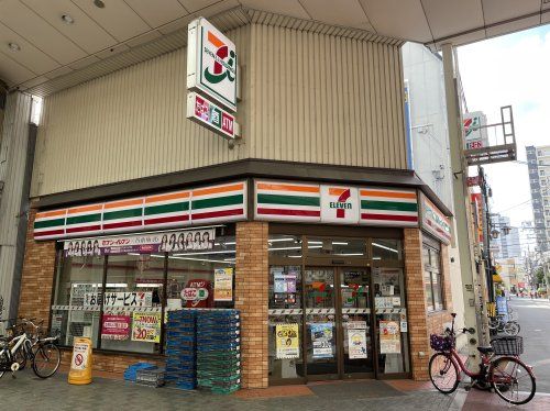 セブンイレブン 大阪ナインモール九条店の画像