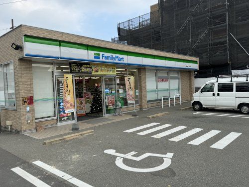 ファミリーマート飯倉2丁目店の画像