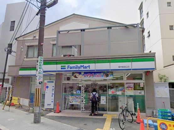 ファミリーマート 豊中駅西口店の画像