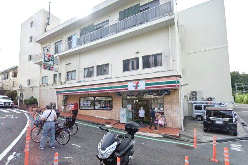 セブンイレブン 横浜富岡西1丁目店の画像