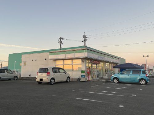 ファミリーマート 千丁町店の画像