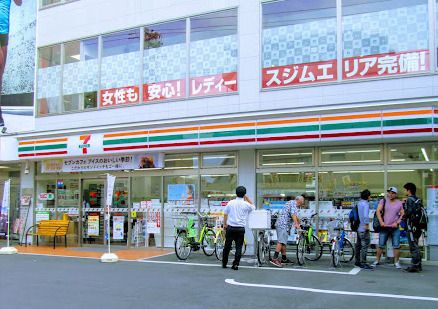 セブンイレブン 東武練馬駅北口店の画像