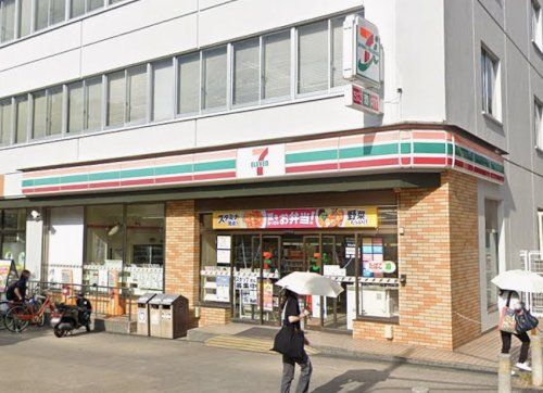 セブンイレブン 阪急岡町駅前店の画像