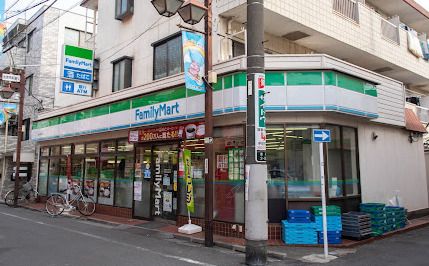 ファミリーマート 赤羽平和通り店の画像