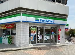 ファミリーマート 布施広小路店の画像