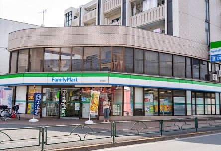 ファミリーマート 氷川台店の画像