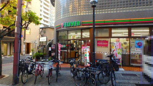 セブンイレブン 神戸ハンター坂店の画像