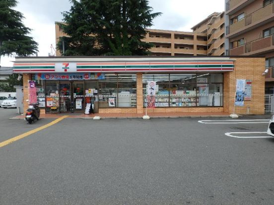 セブンイレブン 宝塚南口2丁目店の画像