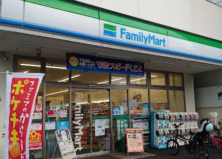 ファミリーマート 千川駅北店の画像