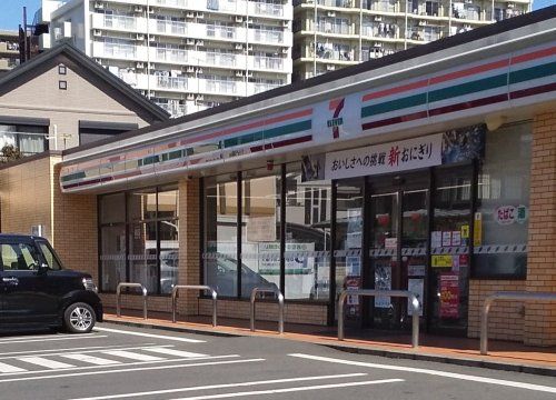 セブンイレブン 大和中央5丁目店の画像