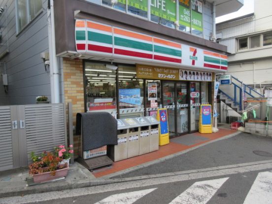 セブンイレブン横浜山手駅前店の画像