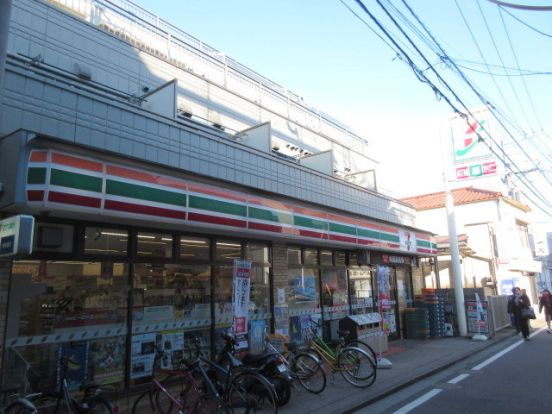 セブンイレブン横浜六角橋2丁目店の画像