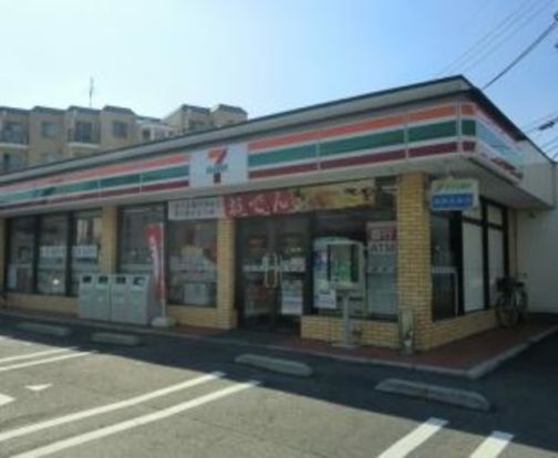 セブンイレブン横浜さちが丘西店の画像