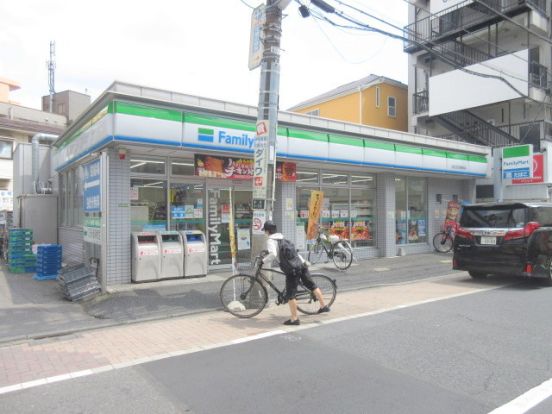 ファミリーマート足立五反野駅前店の画像