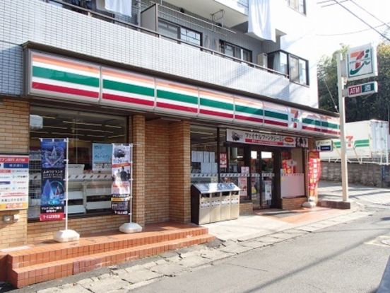 セブンイレブン川崎西生田店の画像