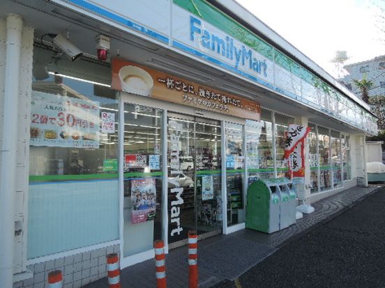 ファミリーマートニック片倉店の画像