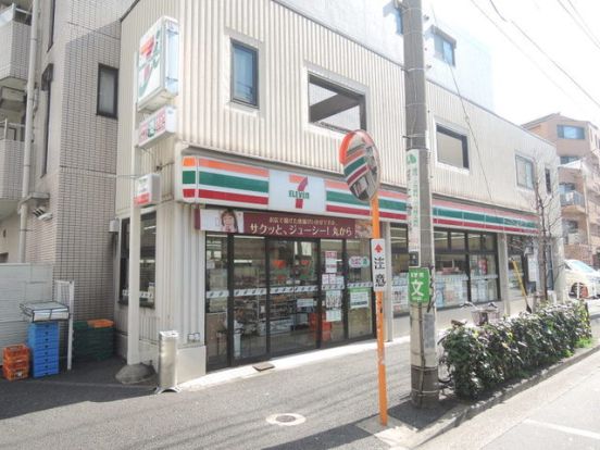 セブンイレブン下馬1丁目店の画像