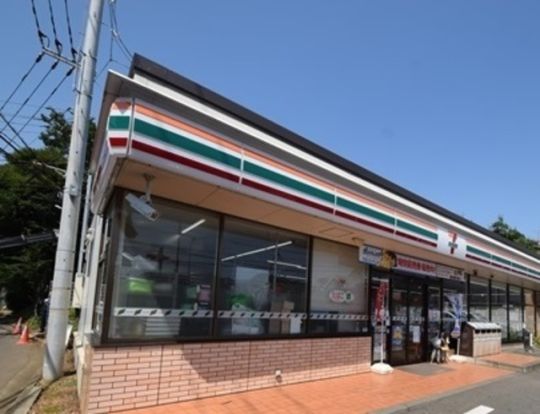 セブンイレブン横浜泉区役所前店の画像