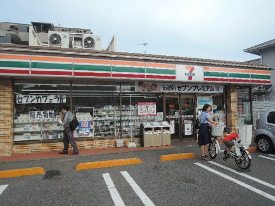 セブンイレブン横浜戸塚吉田町店の画像