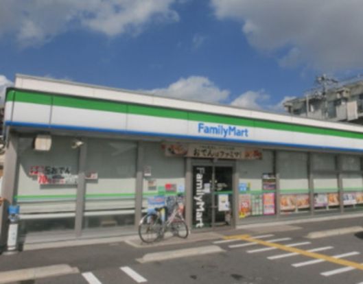 ファミリーマート草加二丁目店の画像