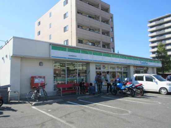 ファミリーマート浦和美園駅前店の画像