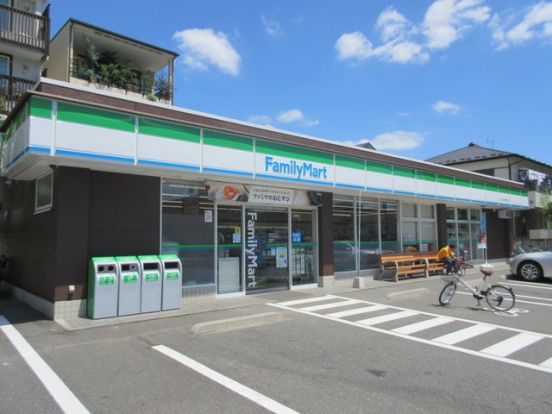 ファミリーマートさいたま大戸四丁目店の画像