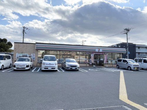 セブンイレブン 東大阪中鴻池町店の画像