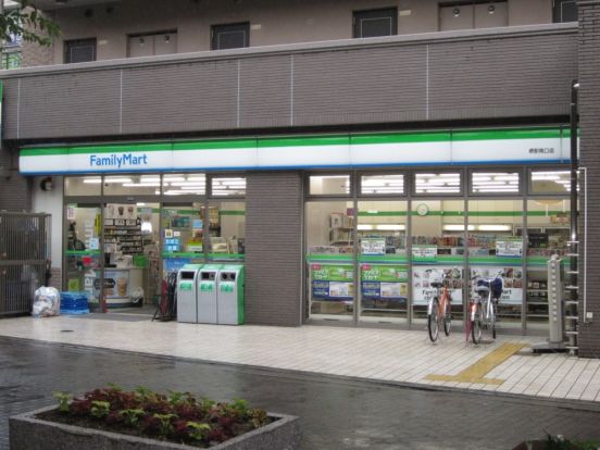 ファミリーマート堺駅南口店の画像