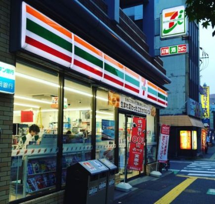 セブンイレブン 福岡六本松店の画像