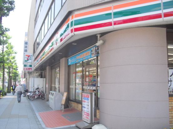 セブンイレブン伊勢佐木長者町駅前店の画像