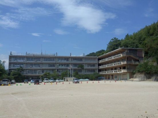 尾道市立長江小学校の画像