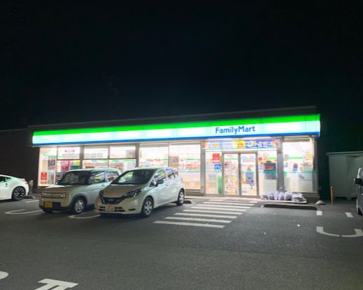 ファミリーマート 千葉稲丘町店の画像