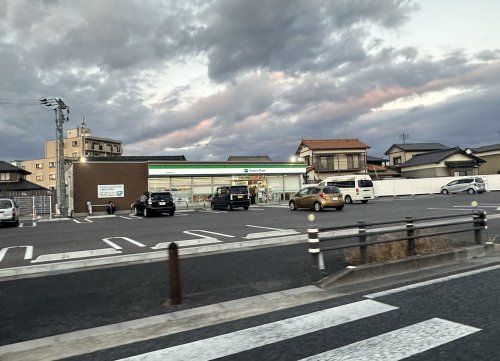 ファミリーマート 梅坪駅店の画像