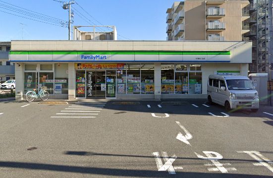 ファミリーマート 小菅四丁目店の画像