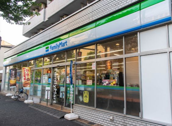 ファミリーマート 小滝橋通り店の画像