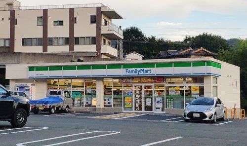 ファミリーマート 神鉄大池駅前店の画像