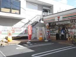 セブンイレブン 吹田関大前店の画像