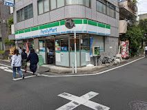 ファミリーマート アイズ高田馬場店の画像