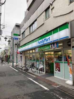 ファミリーマート 椎名町駅前店の画像