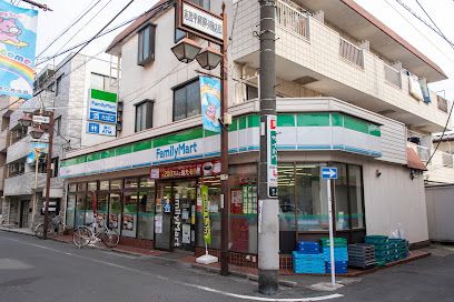 ファミリーマート 赤羽平和通り店の画像