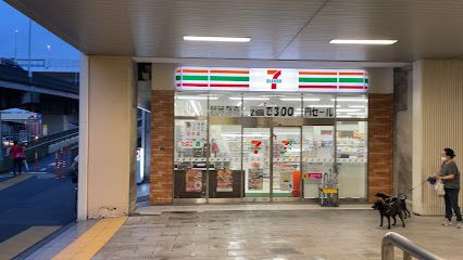 セブンイレブン 西高島平駅前店の画像