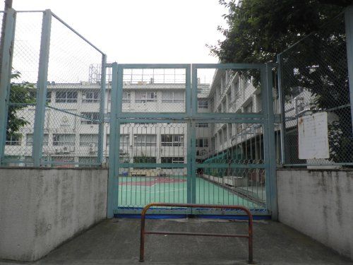 台東区立千束小学校の画像