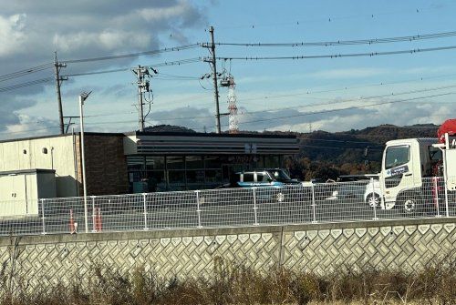 セブンイレブン 豊田市亀首町店の画像