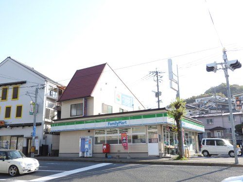 ファミリーマート 長崎滑石打坂店の画像