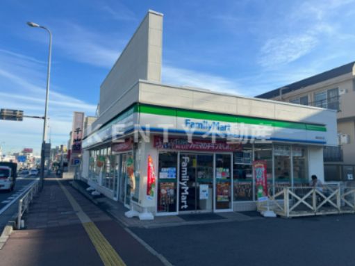 ファミリーマート 鶴見旭台店の画像